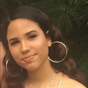 Meet your Posher, Ariana